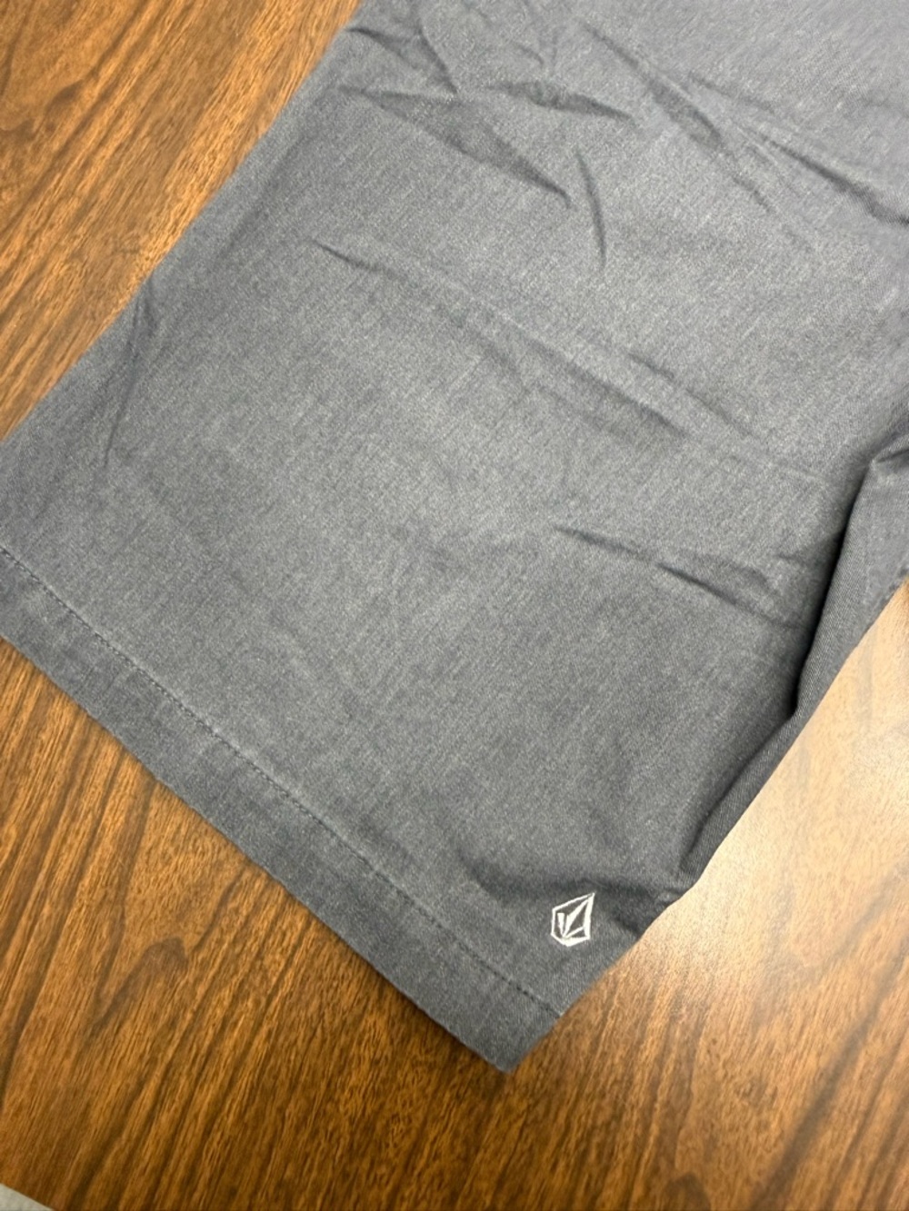 Volcom Men's Charcoal Flat-Front Chinos Shorts Size 34 - Picture 13 of 16